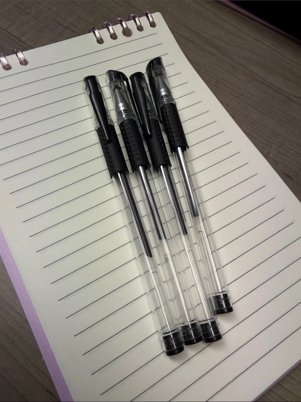 ❣️5/$25❣️Set of 4 Black Ink Gel Pens on Pink Spiral Notebook